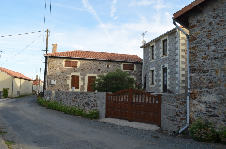 Village de la FAZILIERE - Vernoux-en-Gâtine