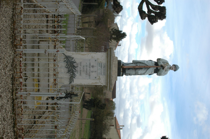 Monument aux Morts pour la France  - Villemain
