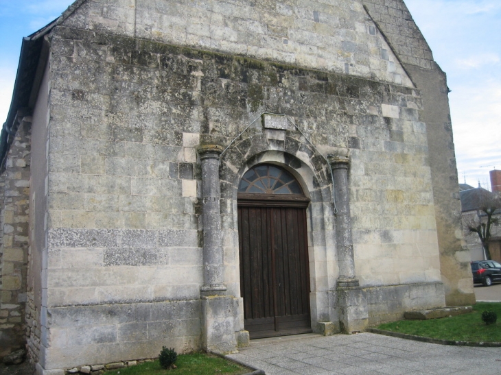 Porte de l'église - Archigny