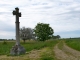 Photo suivante de Leignes-sur-Fontaine Aux alentours : croix de chemin.