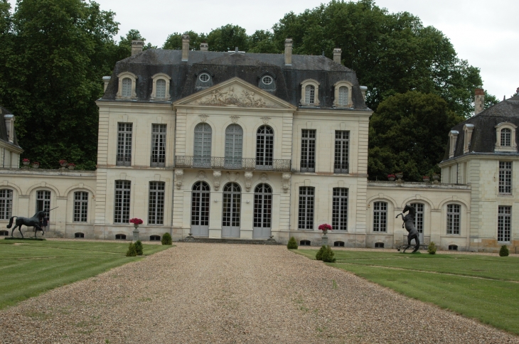 Le Chateau  - Les Ormes