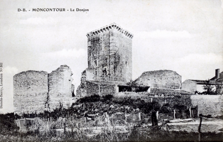 Le Donjon, vers 1910 (carte postale ancienne). - Moncontour