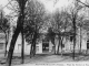 Place du Terrier et Hospice, début XXe siècle (carte postale ancienne).