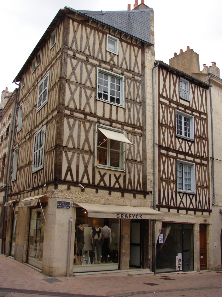 Maison à Colombage Rue des Vieilles Boucheries - Poitiers
