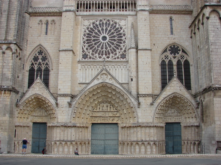 La Cathédrale Saint-Pierre - Poitiers