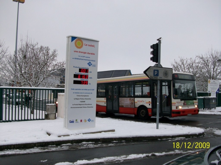 Entrée/sortie des bus du dépôt Vitalis. - Poitiers