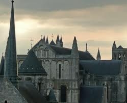 Poitiers vu des toits
