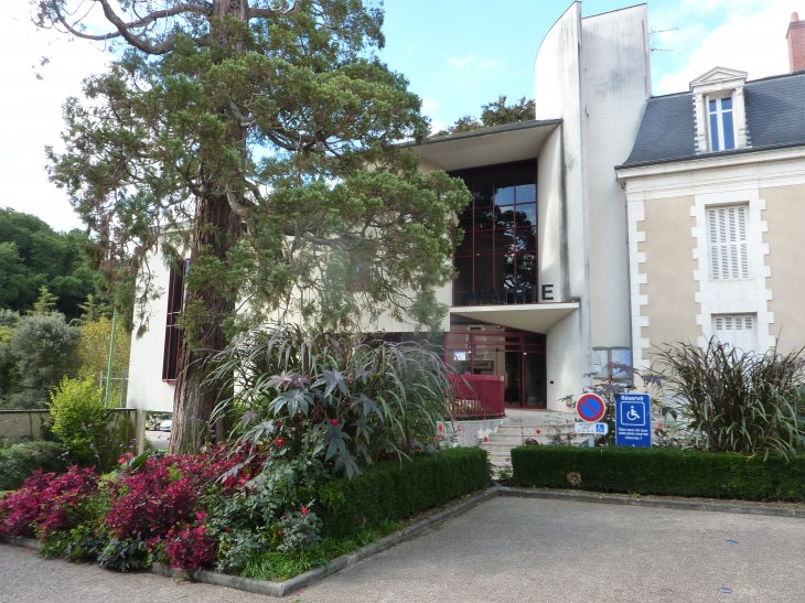 HOTEL de ville  - Saint-Benoît