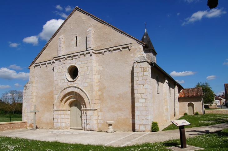 L'église Saint-Germain d'Auxerre du XIIe siècle.