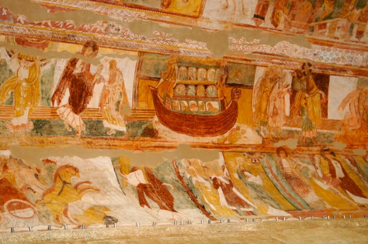 Fresque de la voûte de la nef : L'Arche de Noé...... - Saint-Savin