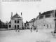 Photo suivante de Saint-Savin Place et rue de la République, début XXe siècle (carte postale ancienne).