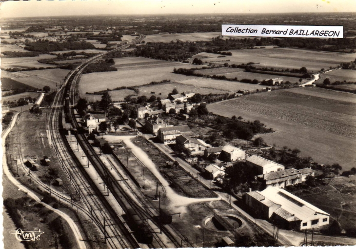 La Gare, vue générale en 1950 env ........bail.ber@orange.fr - Saint-Saviol