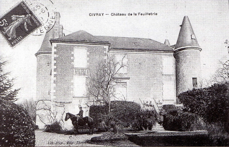 Le  Bourg en face de l'Eglse: Château de la Feuilletrie.......bail.ber - Saint-Saviol