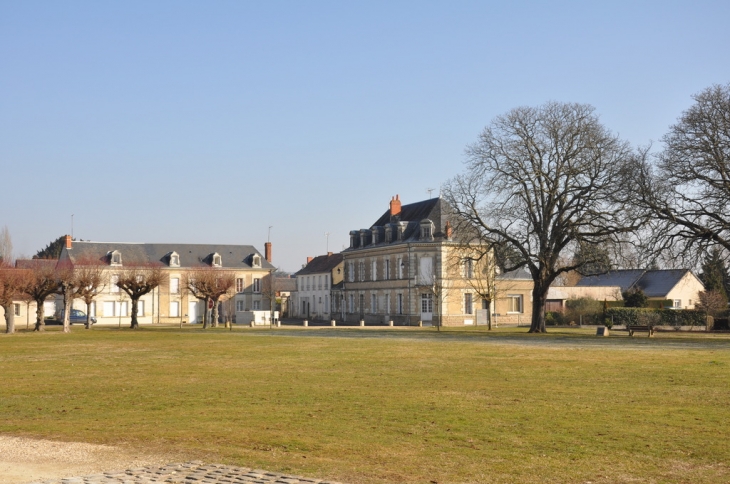 Le champ de foire - Scorbé-Clairvaux