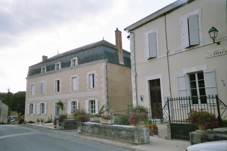 Mairie de Thollet