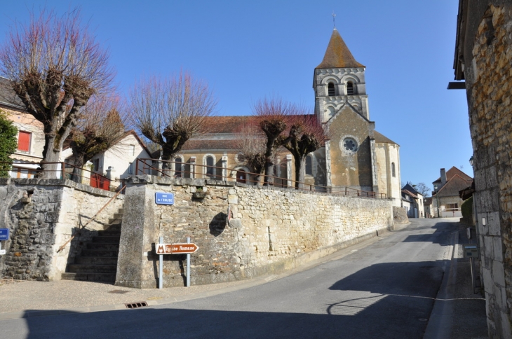 Rue de l'église - Vaux-sur-Vienne