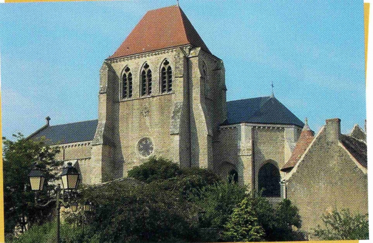 Eglise St Georges , belle romane  - Vivonne