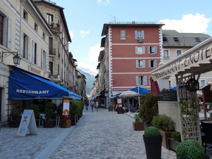 Rue et place Manuel - Barcelonnette