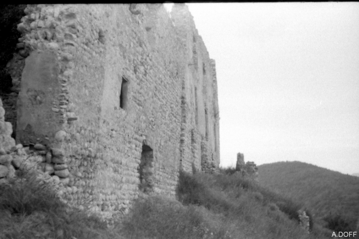 Ruines des remparts du Vieux Bras avant restauration - Bras-d'Asse