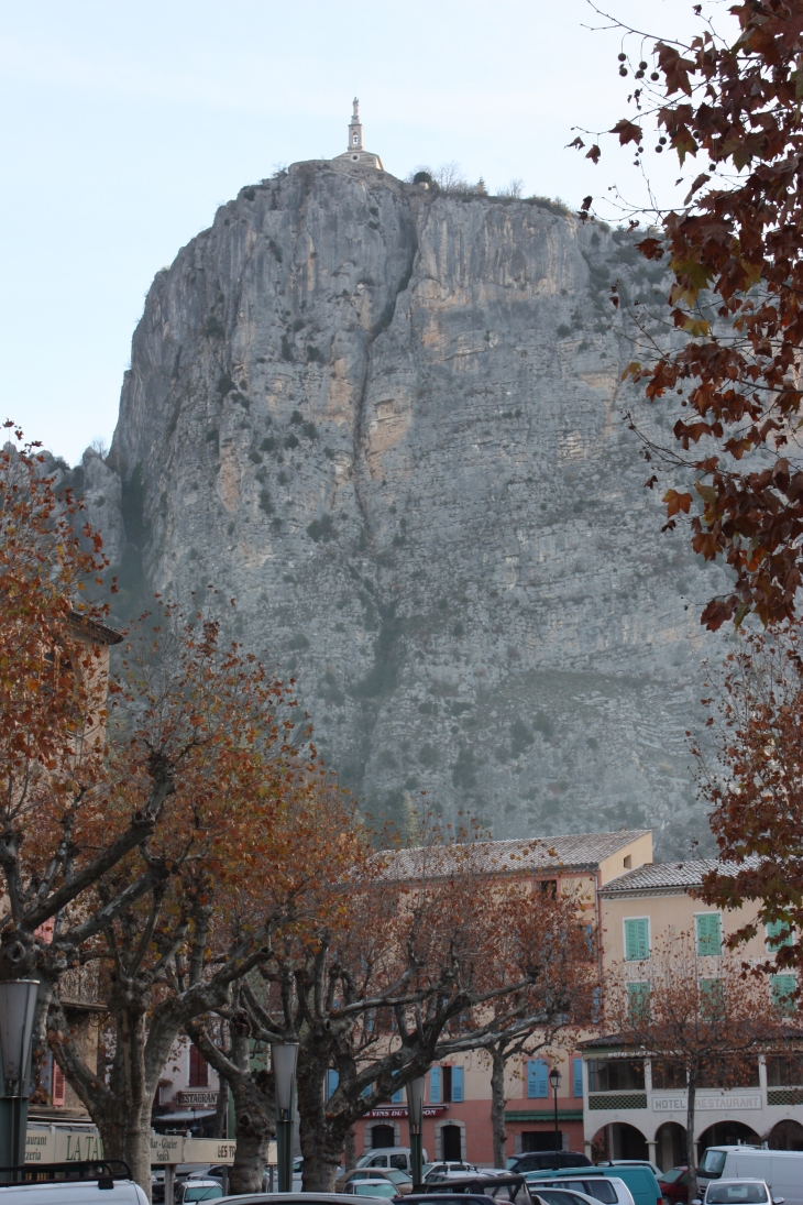 Le rocher de Castellane