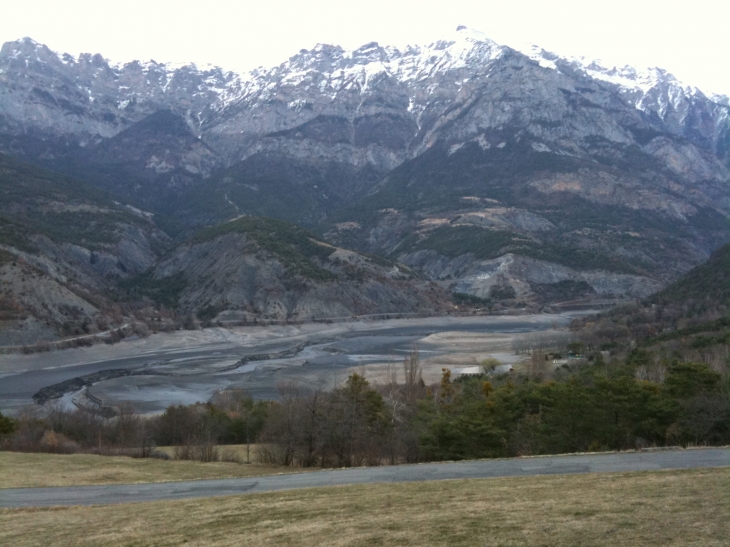 NIVEAU DE L´EAU DU BARRAGE AU LOUP-PIBOU EN MARS 2011 - La Bréole