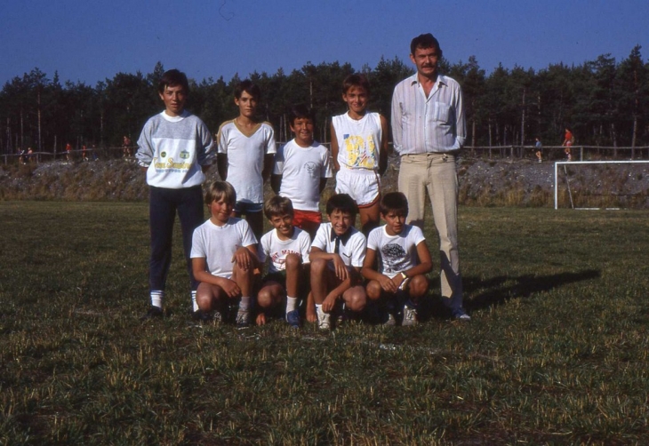Les jeunes du village et du CRSM le 15 aout 1985 - La Condamine-Châtelard