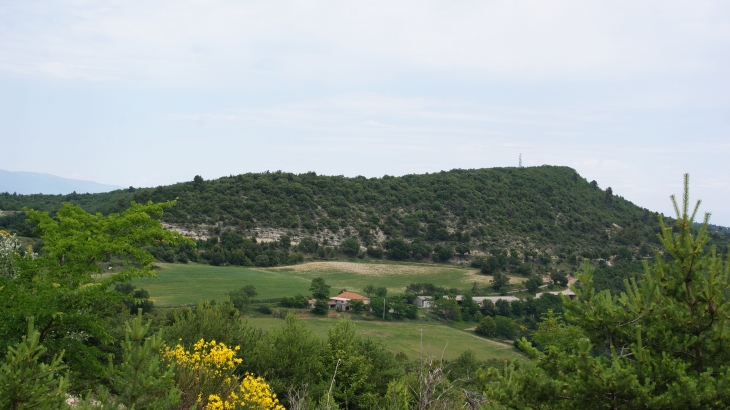 Photo à Montfuron (04110) Montfuron, 144037