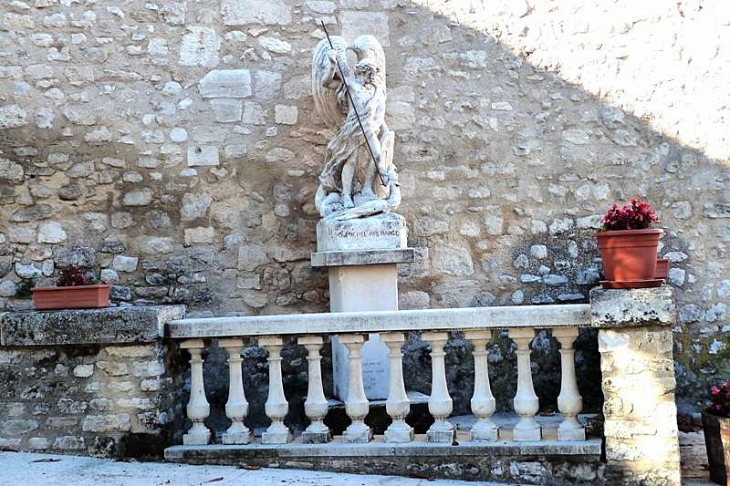 La statue de Saint Michel - Saint-Michel-l'Observatoire
