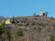 sur la colline : la chapelle et l'église de l'ancien village