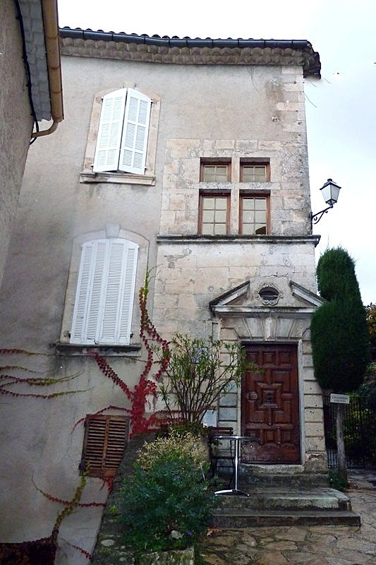 Maison du village - Simiane-la-Rotonde