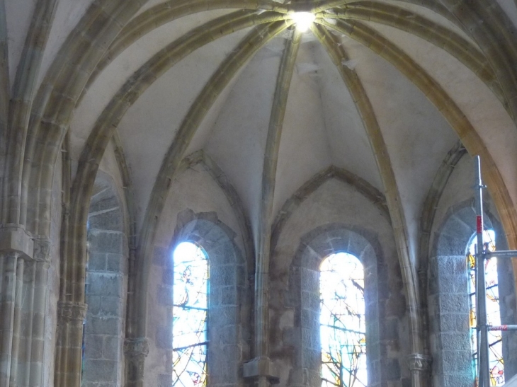 Dans la chapelle Notre Dame du chateau(pas de visite , en restauration) - Sisteron