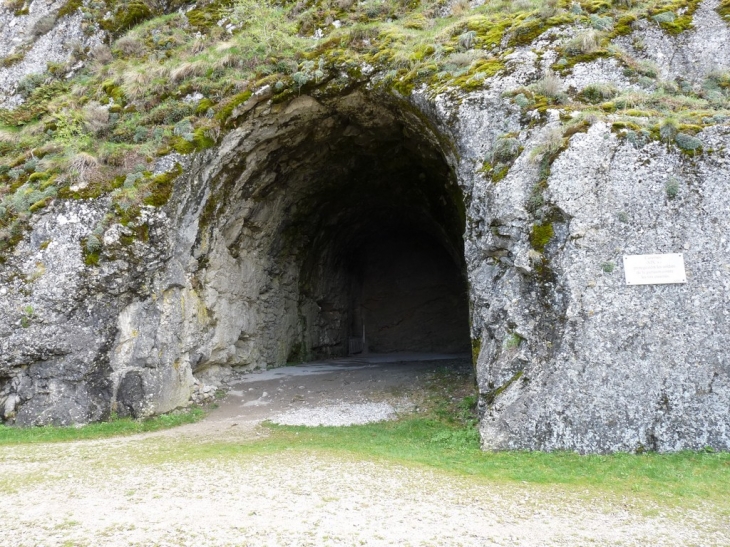 Dans la citadelle, les cavernes - Sisteron
