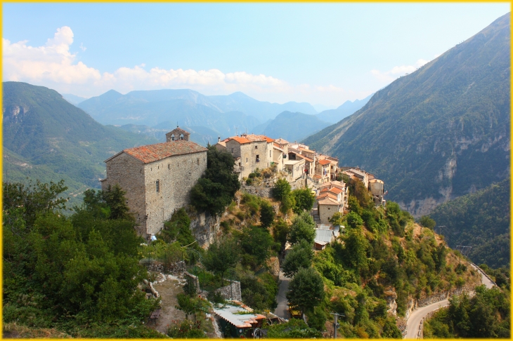 Le village de Bairols