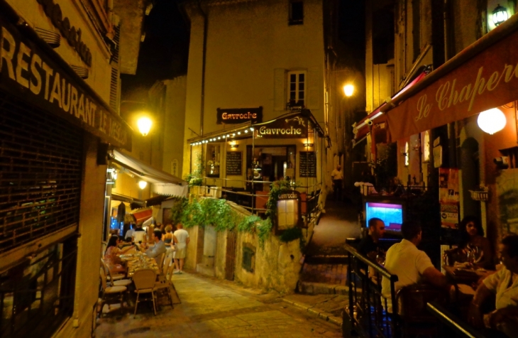 Rue St Antoine - Cannes