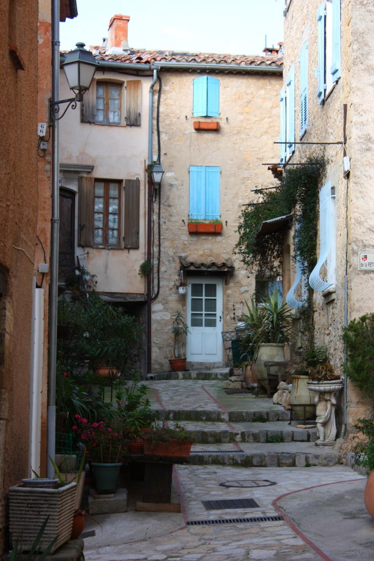 Ruelle de Châteauneuf de Grasse - Châteauneuf-Grasse