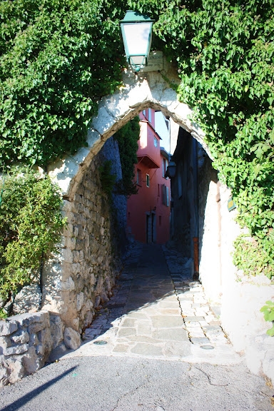 Porte du village de Falicon