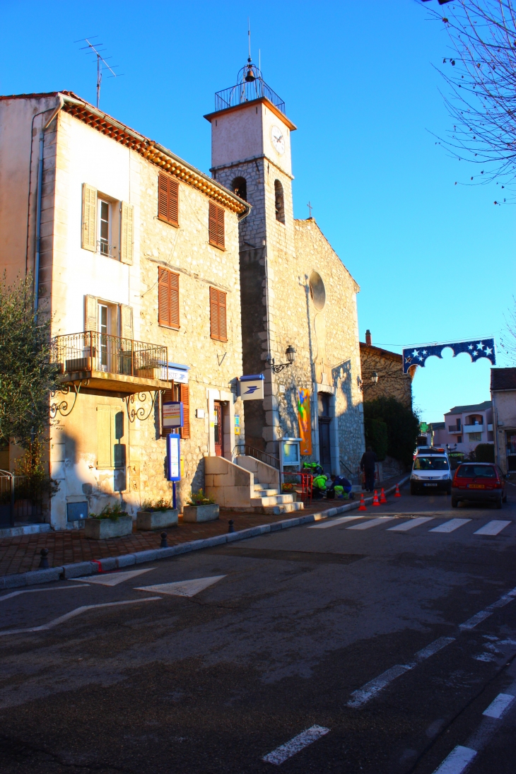 Rue principale de la Roquette sur Siagne - La Roquette-sur-Siagne