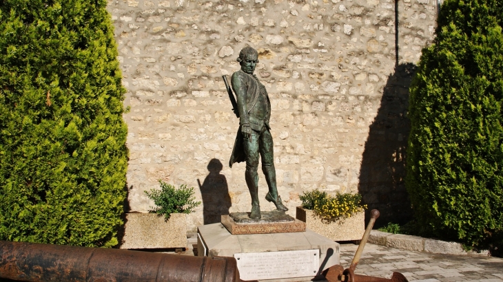 Sculpture ( François Joseph Paul de Grasse ) - Le Bar-sur-Loup