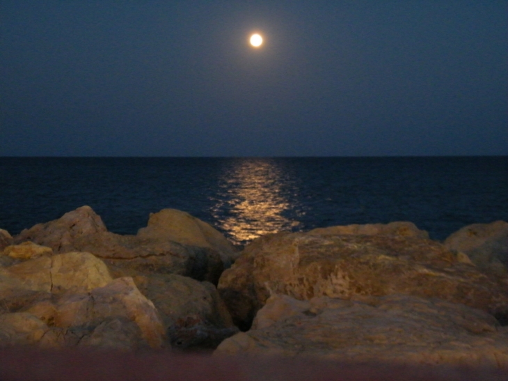 Le clair de lune sur la mer - Menton