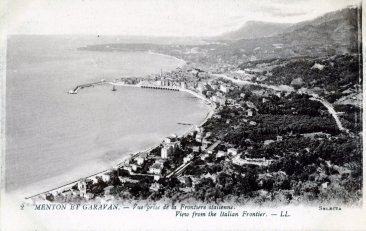 Vue prise de la frontière italienne, vers 1920 (carte postale ancienne). - Menton