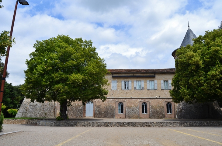 *Château de Mouans-Sartoux