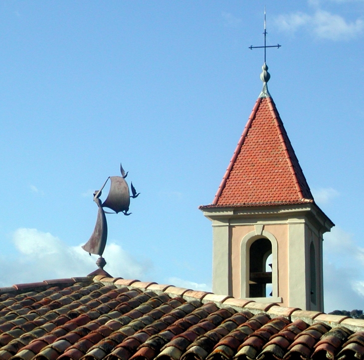 La Semeuse sur le toit de la mairie - Saint-Blaise