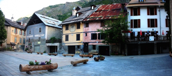 Place du village de St Dalmas le Selvage - Saint-Dalmas-le-Selvage