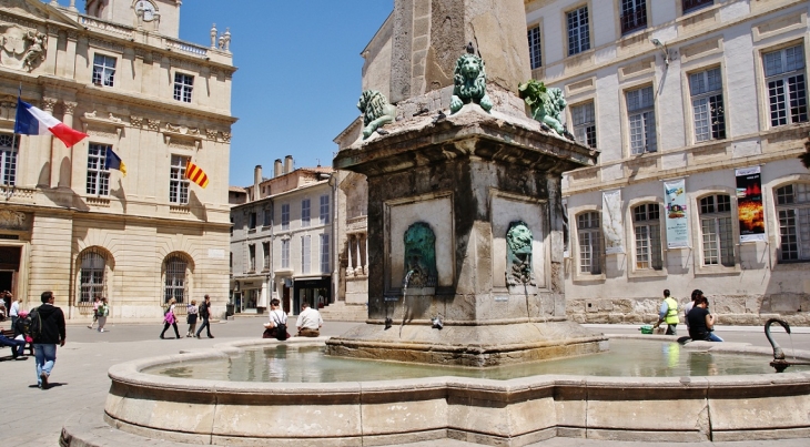 Fontaine - Arles
