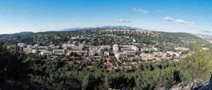 Carnoux vu de la colline - Carnoux-en-Provence