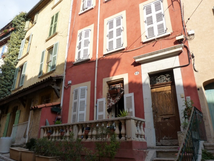 Dans le centre du village - Cuges-les-Pins