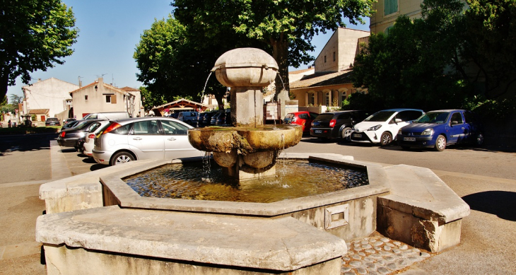 Fontaine - Eyragues