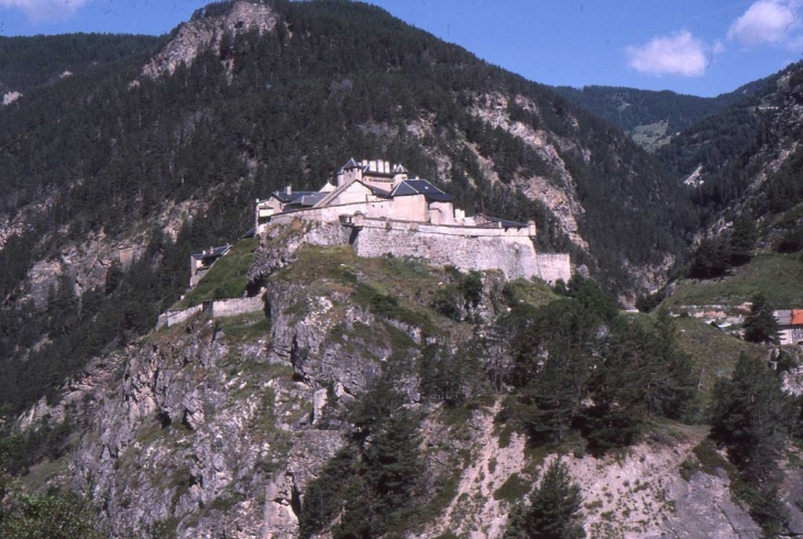 Chateau Queyras - Château-Ville-Vieille