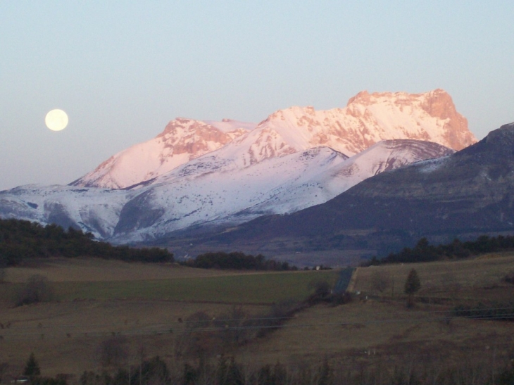 Pic de Bure vu du col de la Sentinelle à Jarjayes