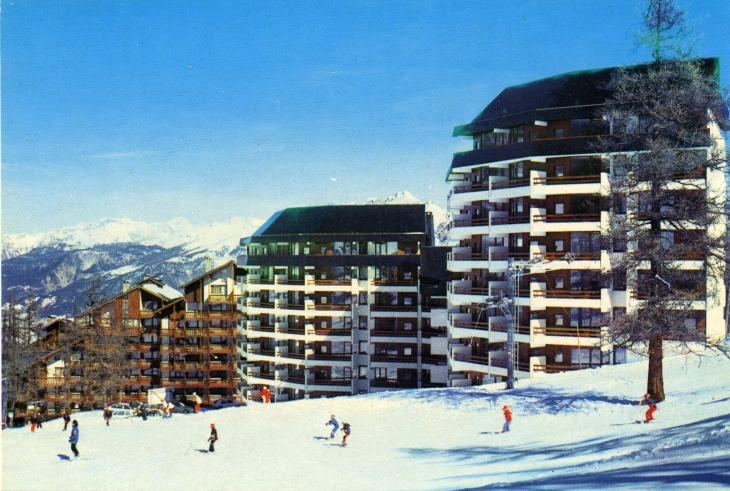 Vue sur la Station (carte postale de 1980) - Risoul